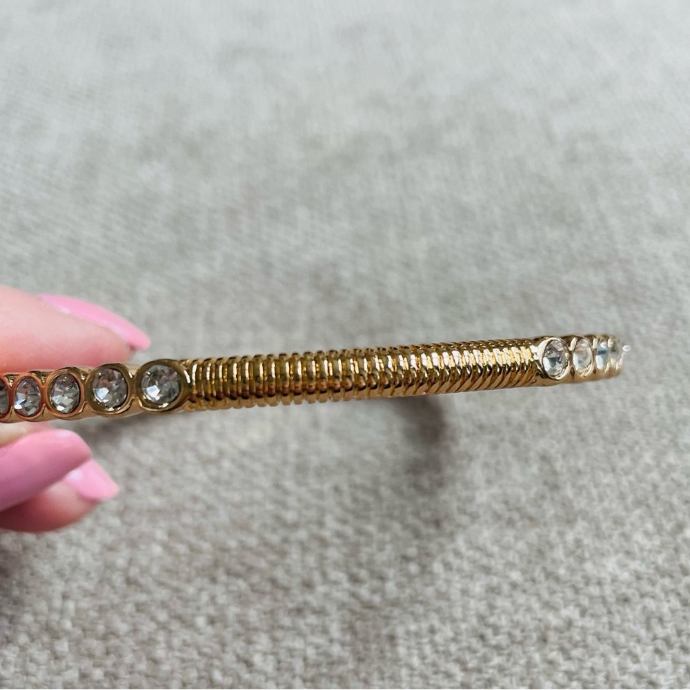 Graziano Set of 2 Gold Tone Bangle Bracelets Clear Bezel Set Rhinestones Vintage - Picture 5 of 8